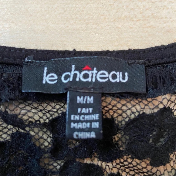 💥5/$25 Le chateau women’s black layered lace top in size medium - Picture 3 of 5